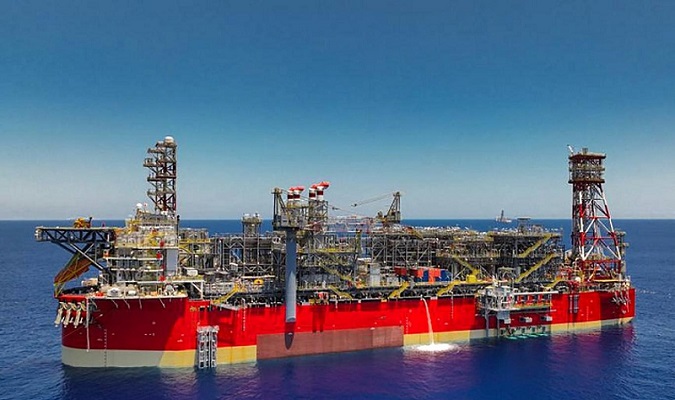 توقيت ملتبس لإعلان “توتال”: التنقيب ممنوع مع وجود “الحزب”