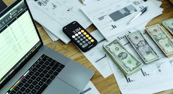 تخبّط وعشوائية في احتساب ضرائب الرواتب