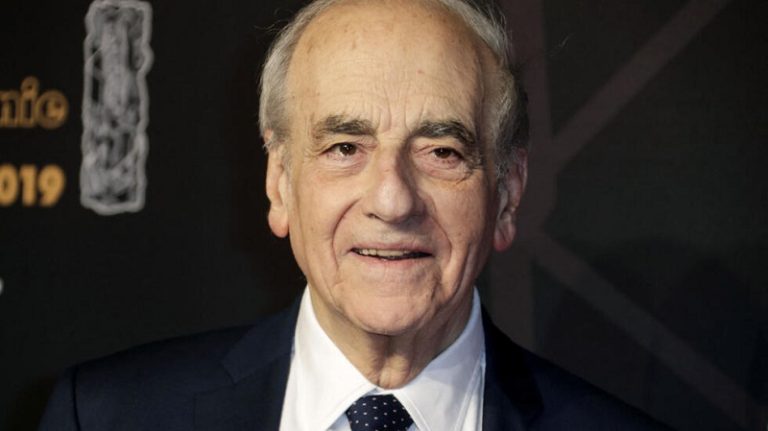 وفاة الإعلامي الفرنسي جان بيار إلكاباش