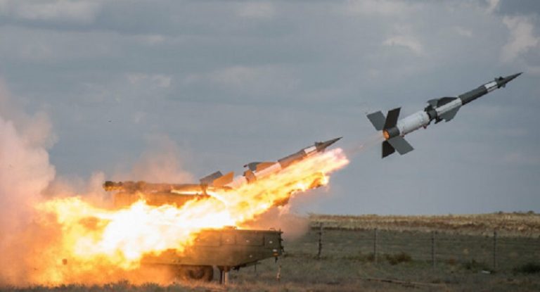 الطائرات السورية والروسية تستهدف مواقع المسلحين