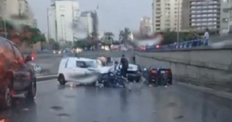 بالفيديو: افتتاحية قاسية لفصل الشتاء.. والطرقات تطوف!