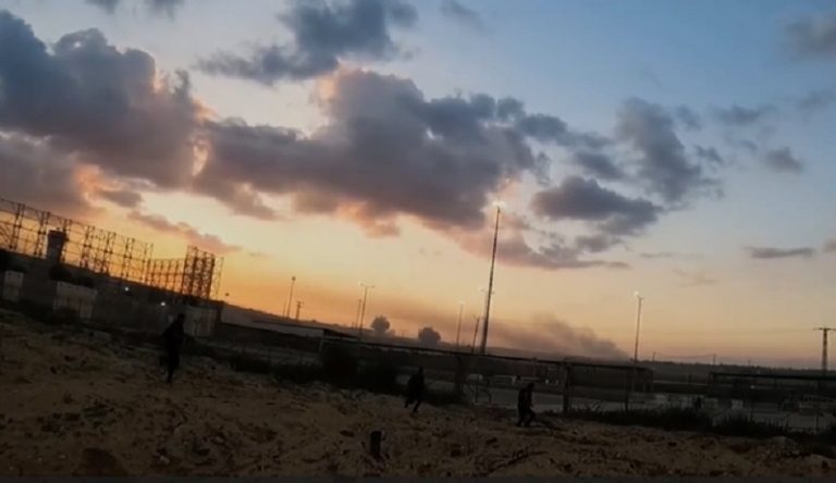 بالفيديو: استهداف مواقع عسكرية للعدو