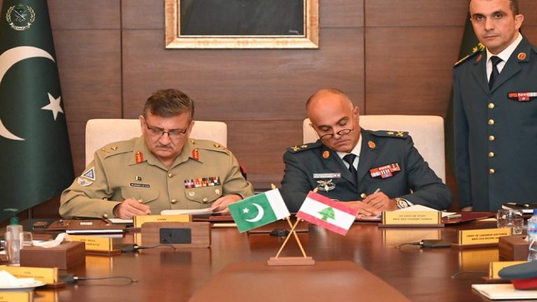 توقيع خطة تعاون عسكري بين الجيشين اللبناني والباكستاني