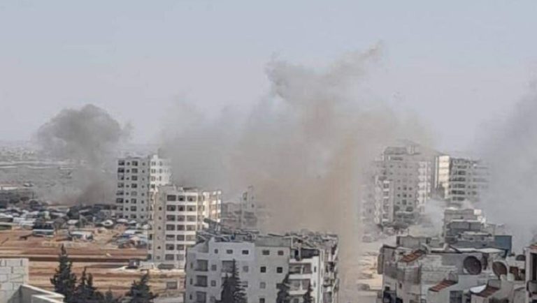 العدو يقصف مركبات تابعة لـ”حزب الله” في القصير