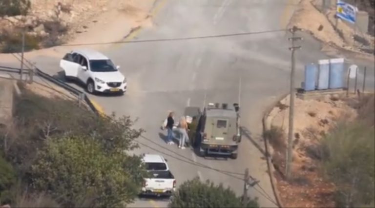 بالفيديو: عملاء لحد يضيفون جنود الاحتلال “بيتزا”!