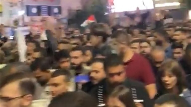 بالفيديو.. تظاهرات غاضبة في المناطق اللبنانية تنديداً بالمجزرة الصهيونية في مستشفى المعمداني