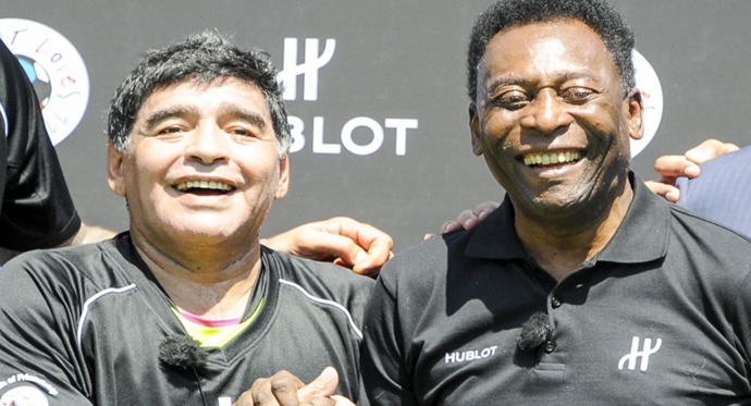 لماذا لم يتوج بيليه ومارادونا بالكرة الذهبية على مدار مسيرتيهما؟