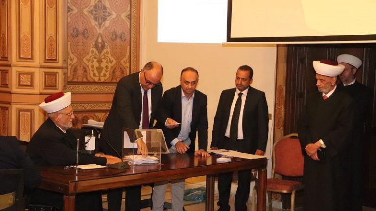 بدء عملية فرز الأصوات لإنتخابات المجلس الشرعي