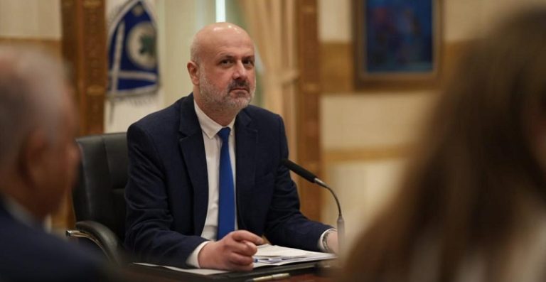 مولوي: المجموعات المسلحة على الحدود لا تتبع للإدارة السورية الجديدة