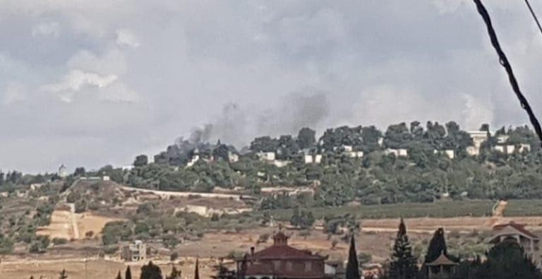 أعمدة الدخان ترتفع داخل مستوطنة “المنارة”