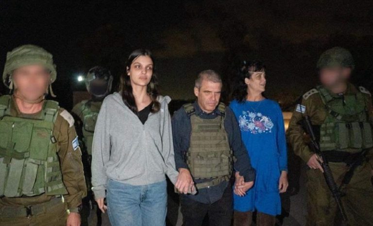 وصول المحتجزتين الأميركيتين إلى السفارة الاميركية في فلسطين المحتلة