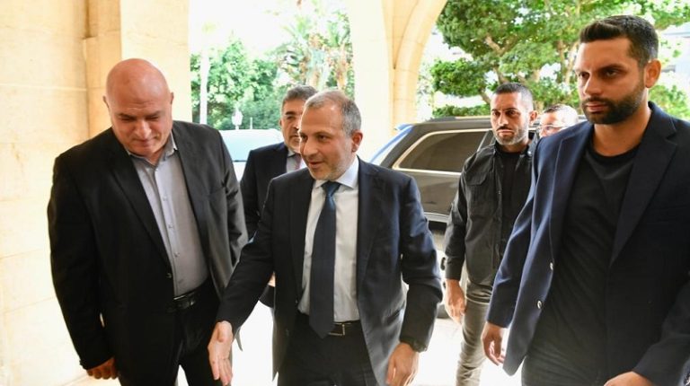 باسيل يعزي بالبابا فرنسيس في حريصا