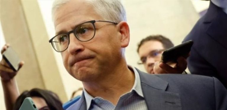 رئيس مجلس النواب الأميركي المؤقت يطرد نانسي بيلوسي!