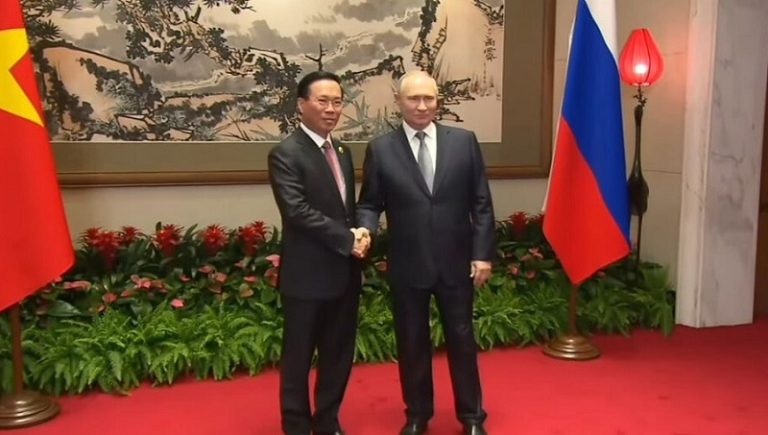 بالفيديو.. بوتين في الصين