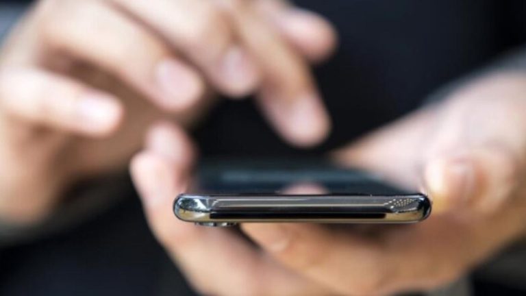 لهذه الأسباب ممنوع إستخدام الهاتف الذكي في المرحاض!