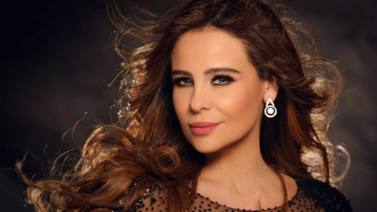 كارول سماحة تدافع عن فلسطين: “عن أي سلام عمنحكي”