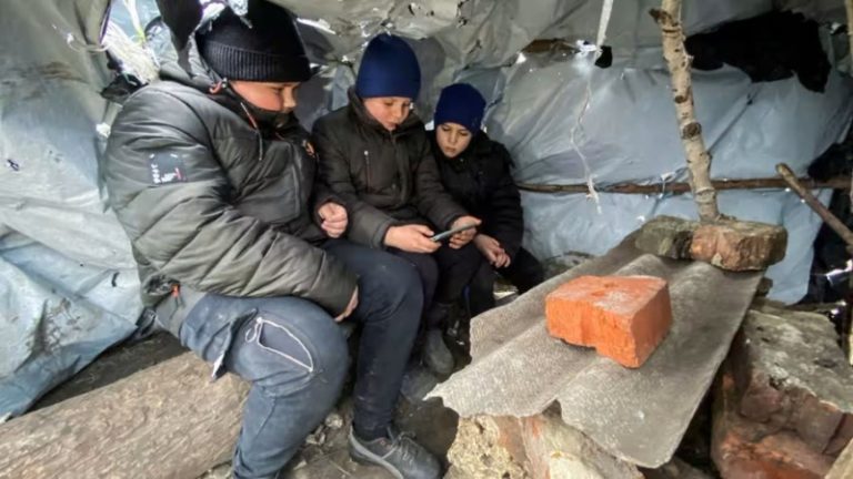 لحماية التلاميذ من الصواريخ.. مدرسة تحت الأرض في أوكرانيا!