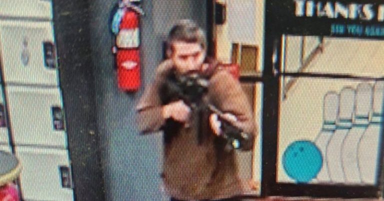 بعدما أطلق النار وقتل 18 شخصاً.. عثر عليه ميتاً!