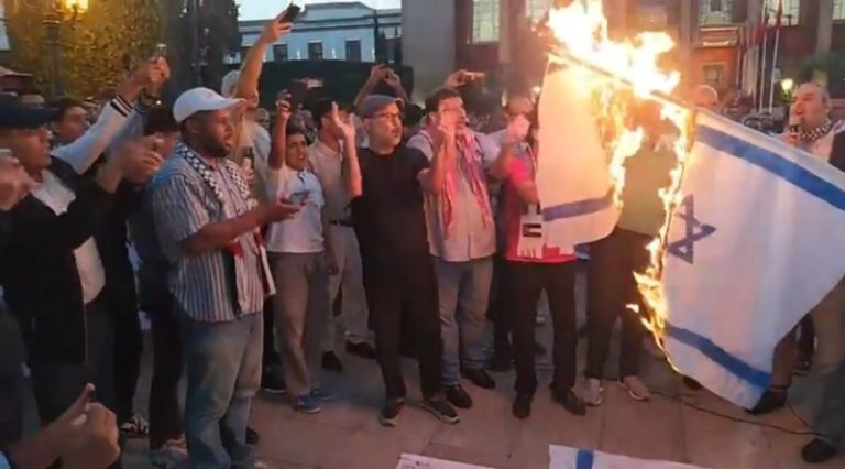 بالفيديو.. المغرب تتضامن مع غزة وترفع شعار “كلنا مقاومة”