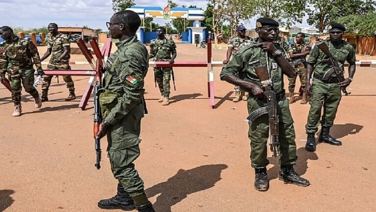 مقتل 29 جندياً بهجوم مسلح في النيجر