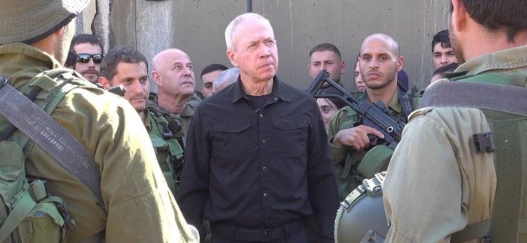 وزير دفاع العدو: “الحزب” قرر المشاركة في الحرب وسيدفع الثمن