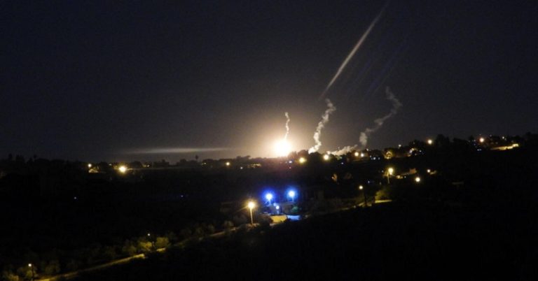 بالفيديو.. قصف مدفعي على كفركلا