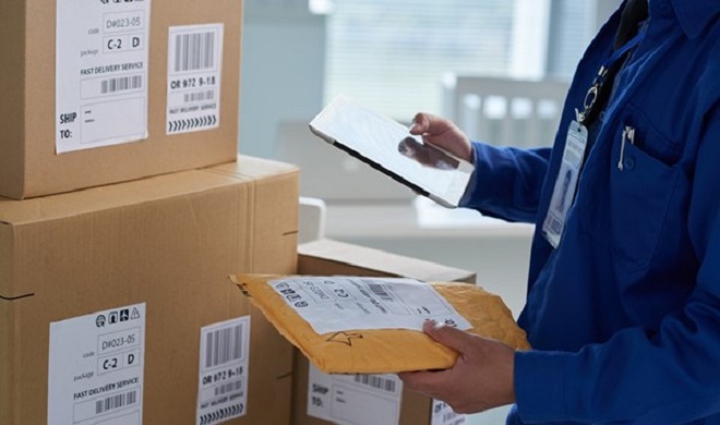 هذه تفاصيل سجال “البريد”.. والقرم يستعين بـ”الواتساب”