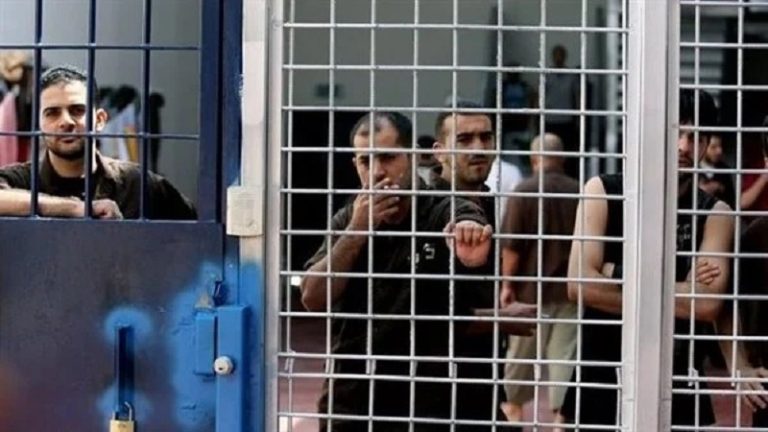 الإفراج عن 39 من أسرى السجون “الإسرائيلية”