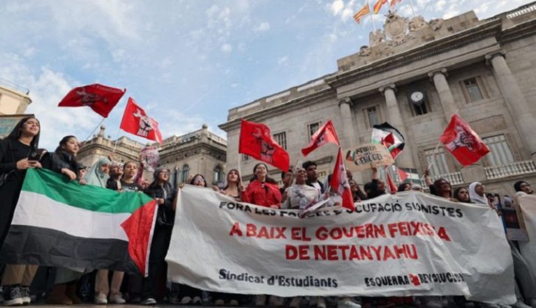 “حماس”: موقف بلدية برشلونة بقطع علاقاتها مع الاحتلال.. شجاع