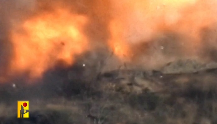 بالفيديو.. لحظة استهداف الاحتلال قرب ثكنة هونين