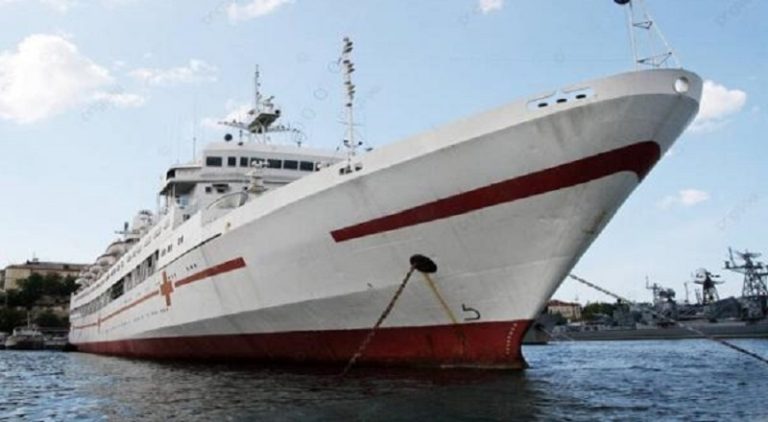 لعلاج أطفال غزة.. سفينة فرنسية ترسو في مصر