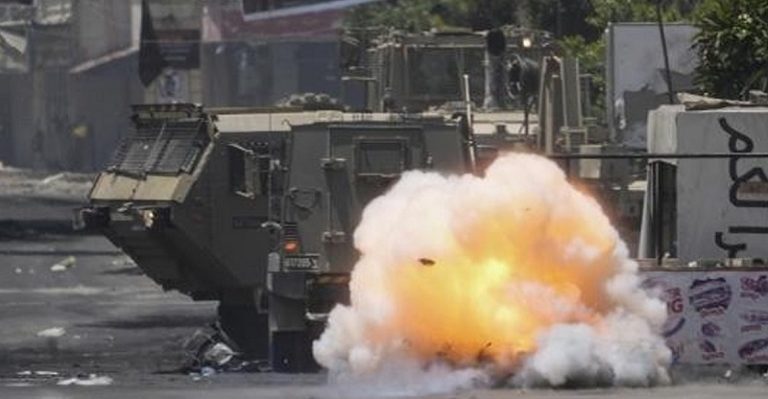 تفجير 3 عبوات ناسفة بقوات الإحتلال