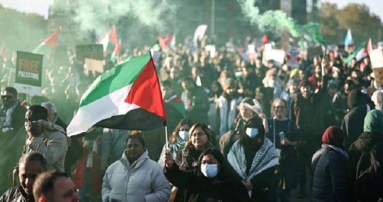 بالفيديو.. تظاهرة حاشدة أمام منزل بايدن دعماً للفلسطينيين