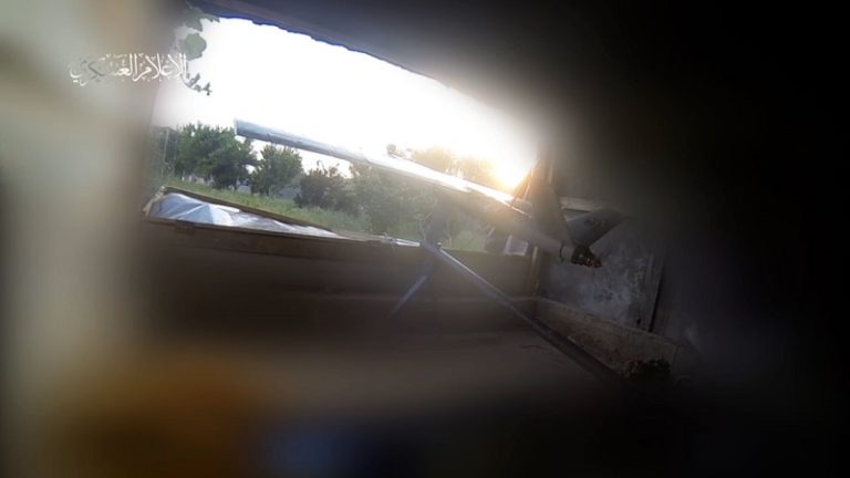 بالفيديو.. “القسام” تطلق طائرة مسيرة على العدو