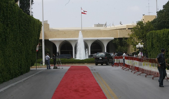 ماذا يجري في القصر الجمهوري؟