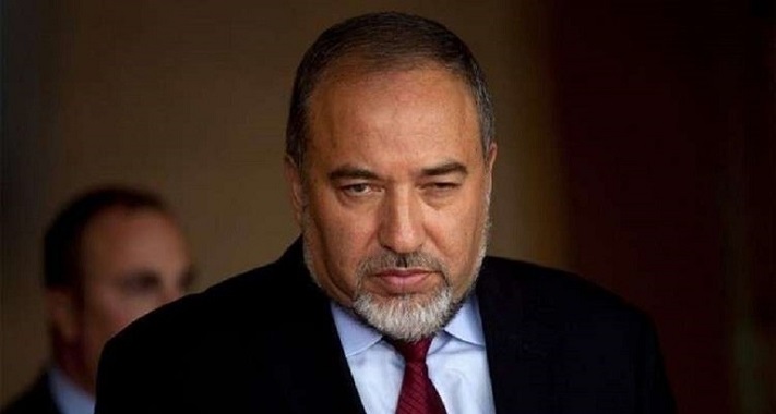 ليبرمان يدعو لإقالة نتانياهو فوراً