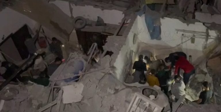 عشية الهدنة.. الاحتلال يرتكب مجزرة في حي الشيخ رضوان