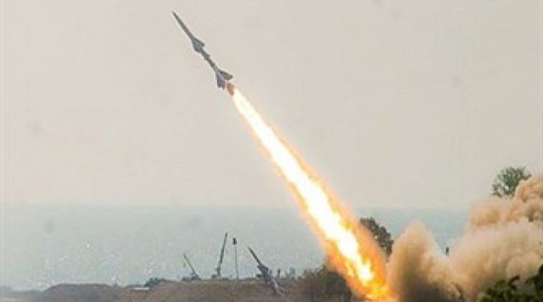 بالفيديو.. صواريخ بالستية ومجنحة ومسيّرات من اليمن على الأراضي المحتلة