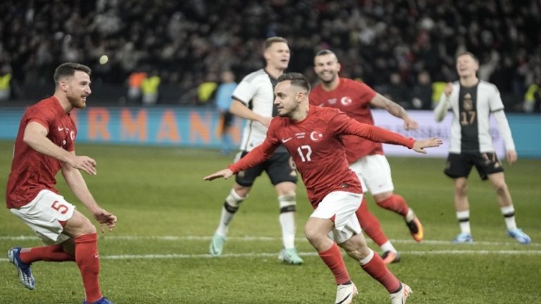 تركيا تُسقط ألمانيا في برلين (فيديو)
