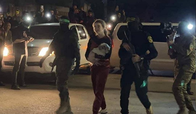 بالفيديو.. ظهور مشترك لـ”القسام” و”سرايا القدس” خلال تسليم الأسرى