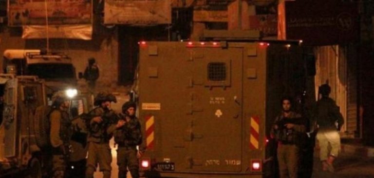 بالفيديو- الاحتلال يقتحم منزل الأسيرة نفوذ حماد.. ويُجبر الصحفيين على الرحيل