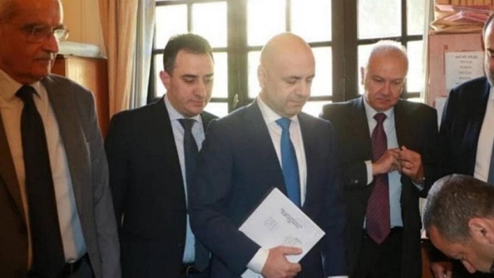 تكتل “الجمهورية القوية” يتحرّك للتمديد لقائد الجيش