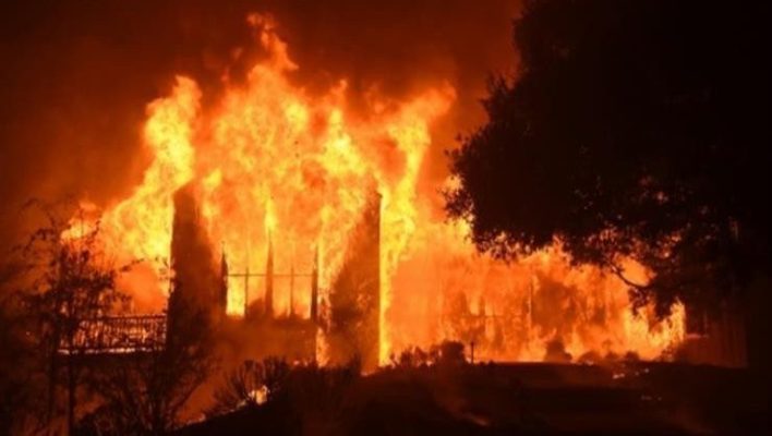 حريق ضخم يهدّد سكّان جنوب كاليفورنيا