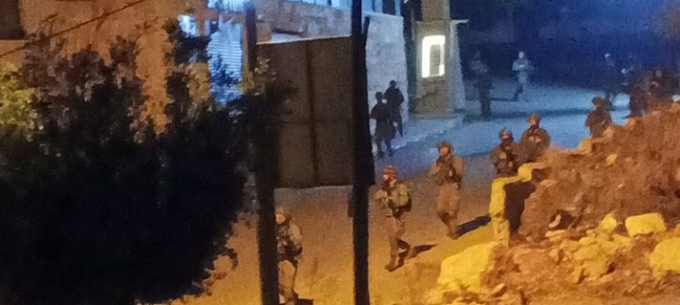 مداهمات واقتحامات في الضفة الغربية