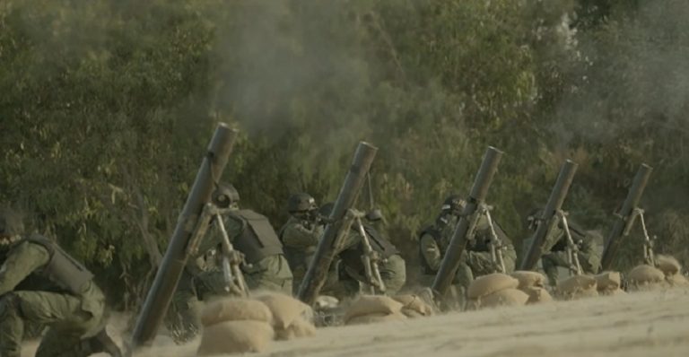 بالفيديو.. “القسام” تطلق رشقات صاروخية تجاه الأراضي المحتلة