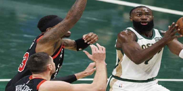 بوسطن وميلووكي وكينغز يبلغون ربع نهائي الكأس