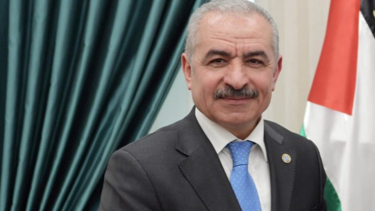 رئيس وزراء فلسطين: المال ليس أغلى من دم الأطفال في غزة والضفة