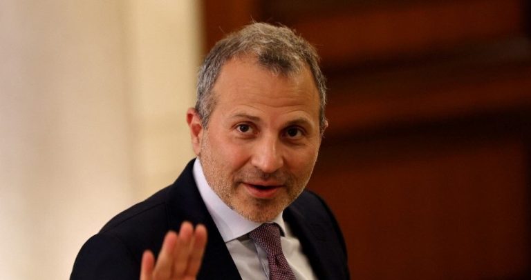 رفض التمديد لعون: التيار وحيداً