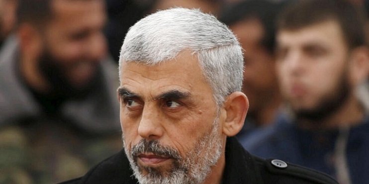 “هآرتس”: السنوار نجح بالحرب النفسية التي يمارسها منذ 7 أكتوبر