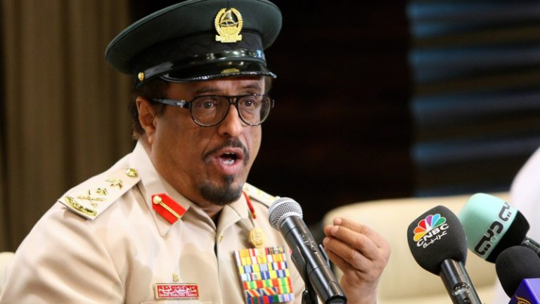 ضاحي خلفان يسخر من “طوفان الأقصى”: “معادلة لا يفهمها إلا الأذكياء!”